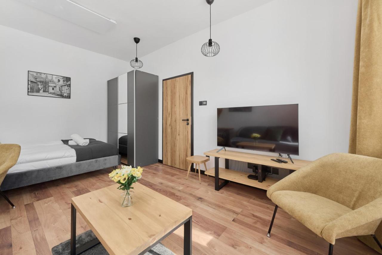 Apartment Norwida With Balcony Downtown By Renters *