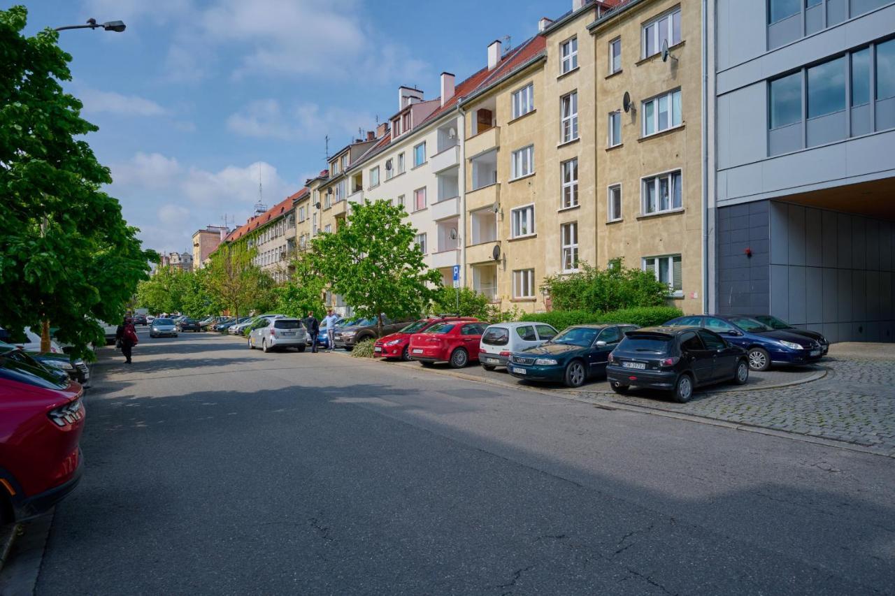 Norwida With Balcony Downtown By Renters Apartment