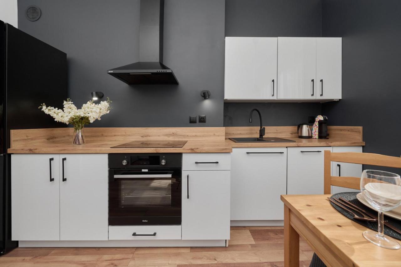 Apartment Norwida With Balcony Downtown By Renters *